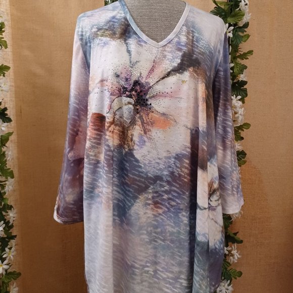 👕ARTW Embellished Tunic👕 - Picture 1 of 16